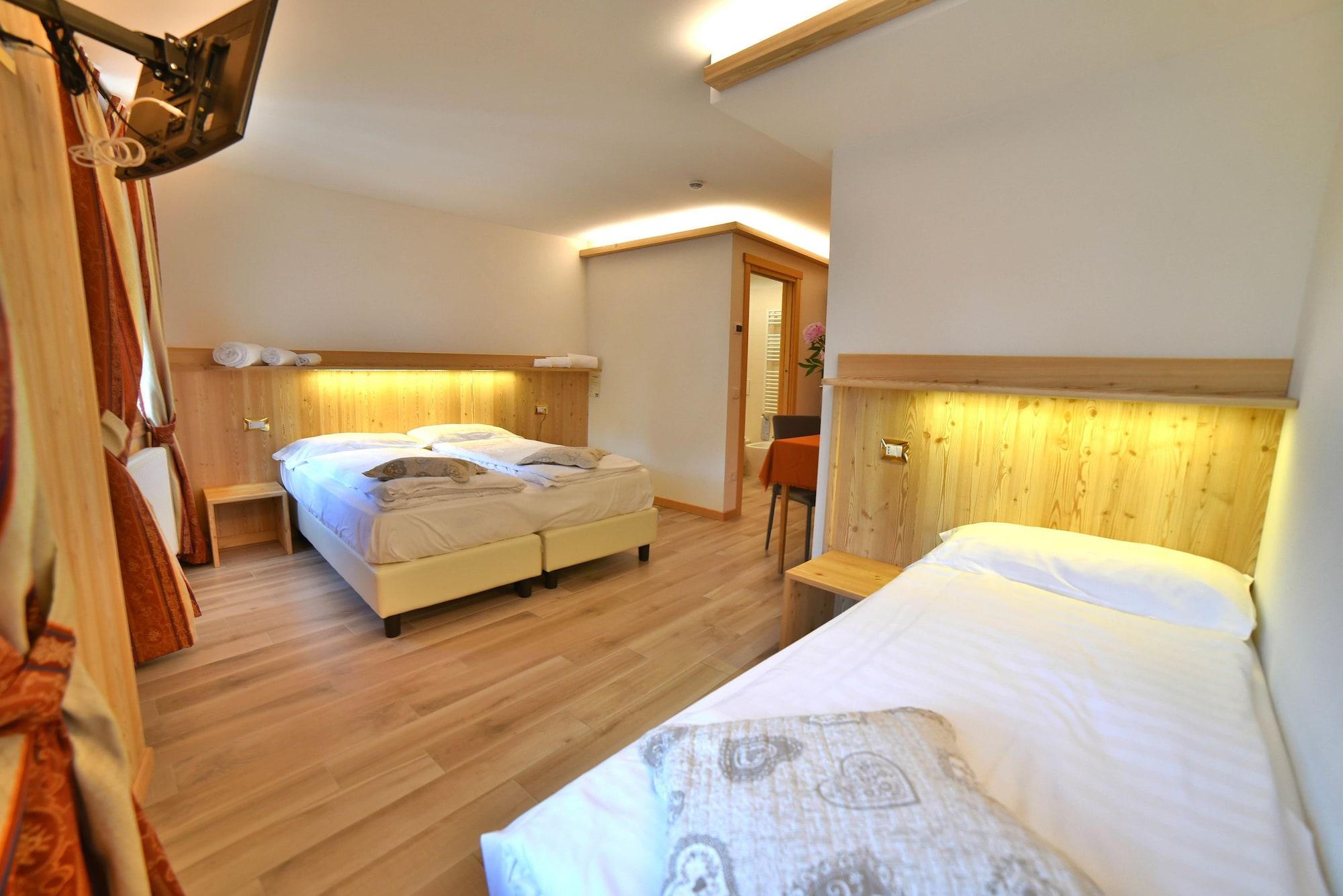 Albergo Stelvio บอร์มิโอ ภายนอก รูปภาพ