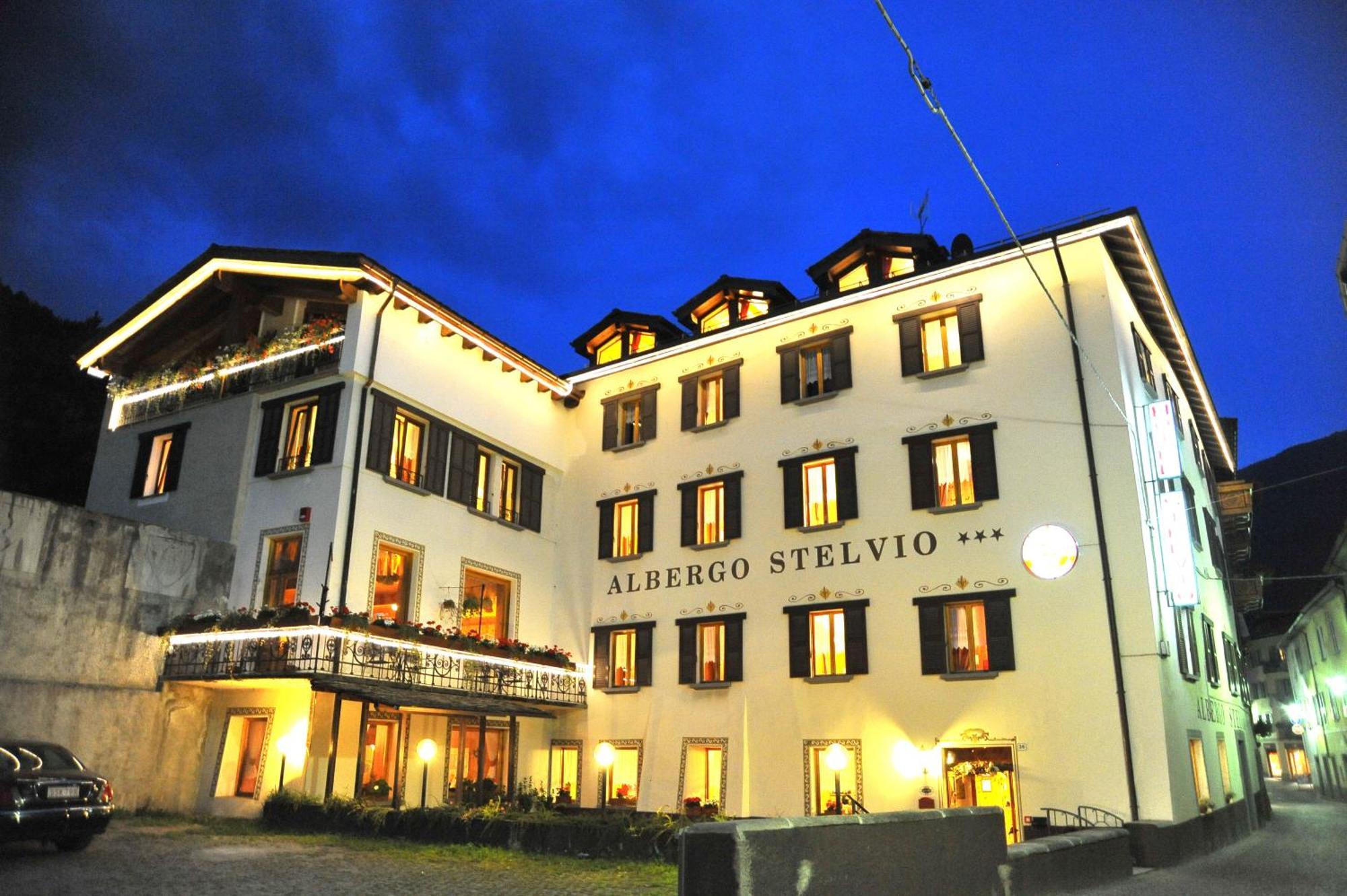 Albergo Stelvio บอร์มิโอ ภายนอก รูปภาพ