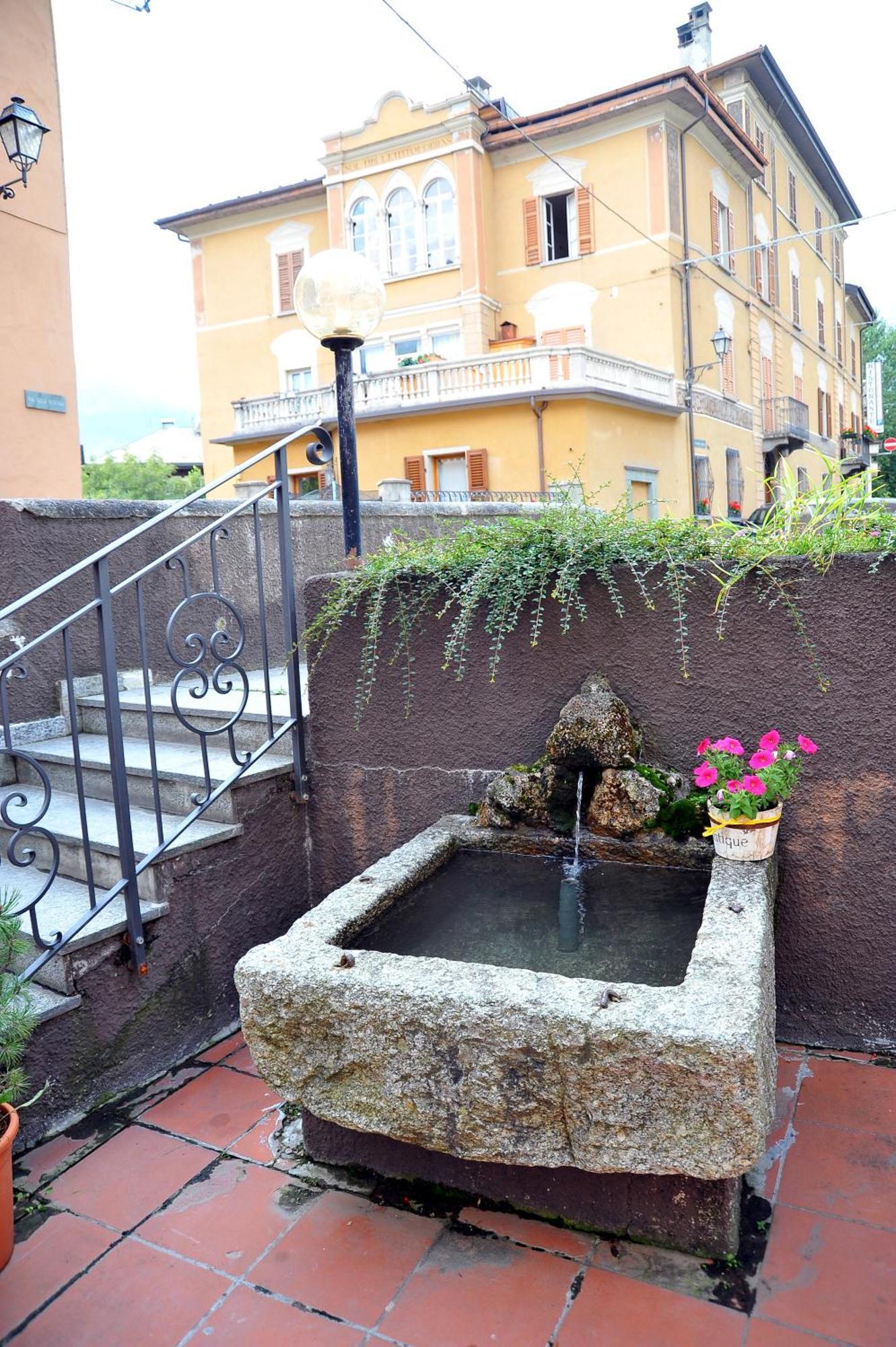 Albergo Stelvio บอร์มิโอ ภายนอก รูปภาพ