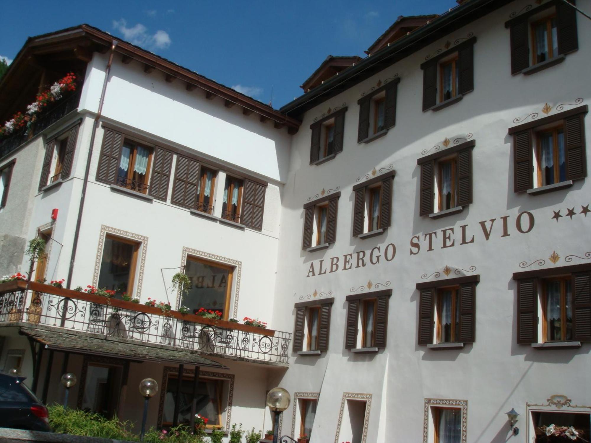 Albergo Stelvio บอร์มิโอ ภายนอก รูปภาพ