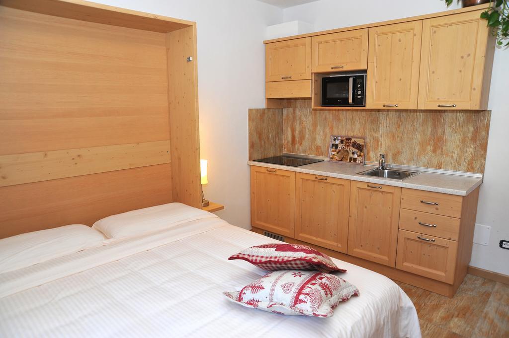 Albergo Stelvio บอร์มิโอ ภายนอก รูปภาพ